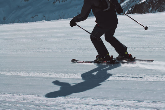 Best Socks for Skiing: What UAE Travelers Need to Pack for Their Next Snow Trip