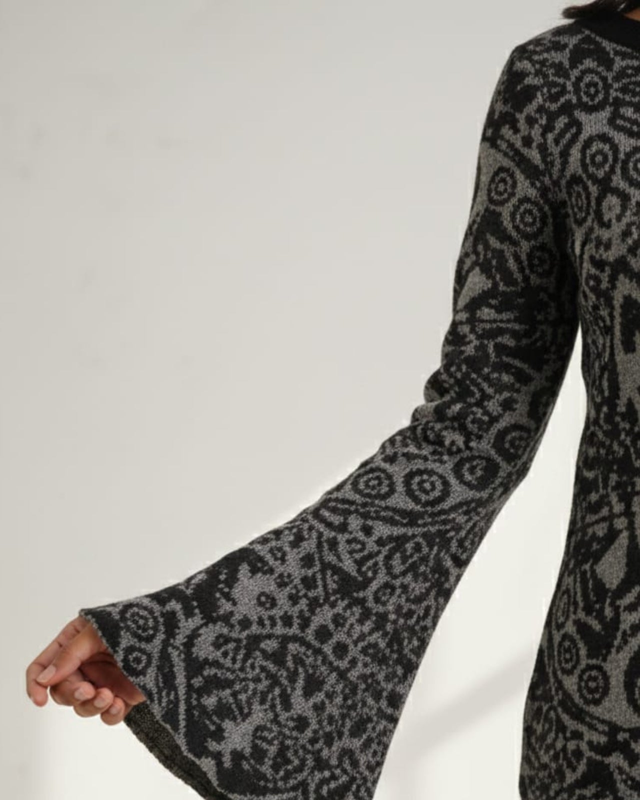 Women's Monochrome Patterned Bell Sleeve Sweater