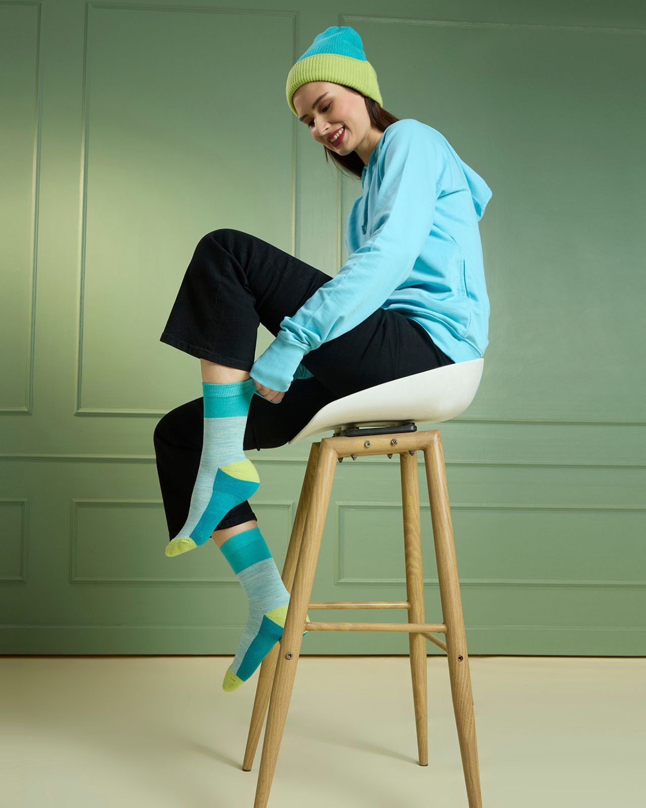 Crew Length Technical Cushioned Socks For Women