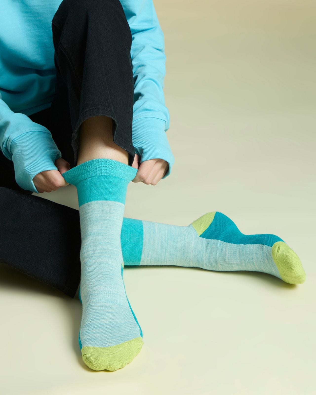 Crew Length Technical Cushioned Socks For Women