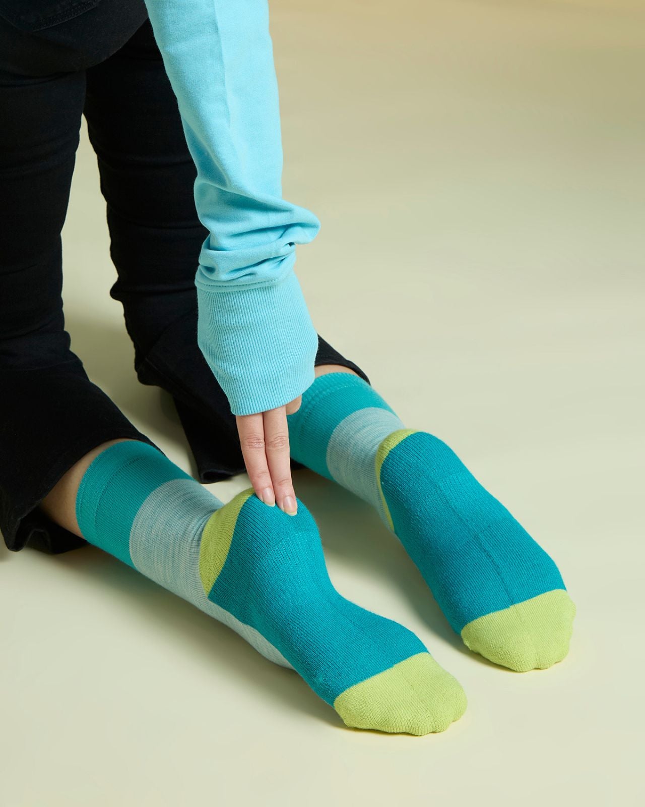 Crew Length Technical Cushioned Socks For Women