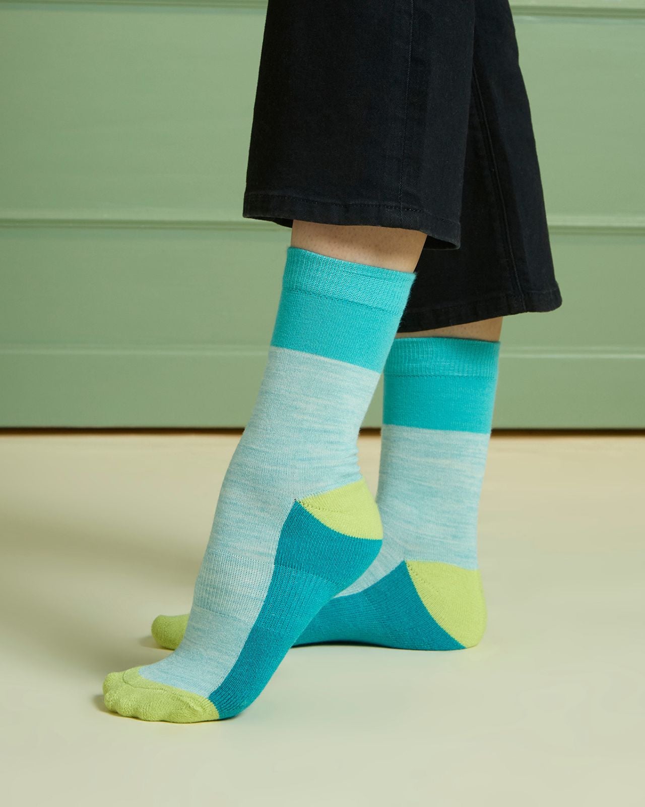 Crew Length Technical Cushioned Socks For Women